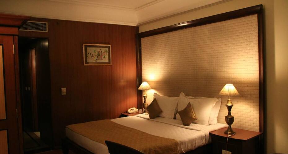 TG Room Taj East Gate Road, Agra 1